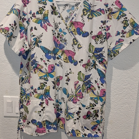 Colorful Butterfly Print Top - Picture 1 of 5